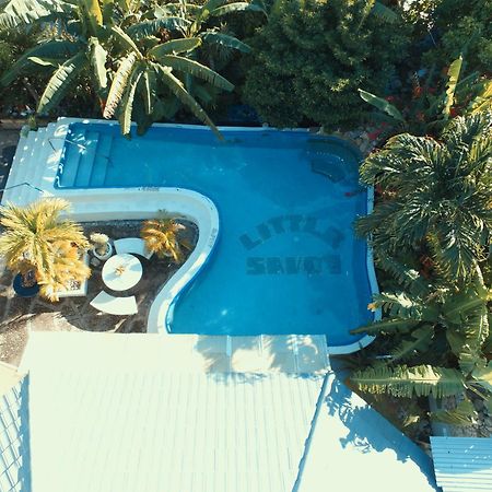 Little Savoy Guest House New Runaway Bay Eksteriør bilde