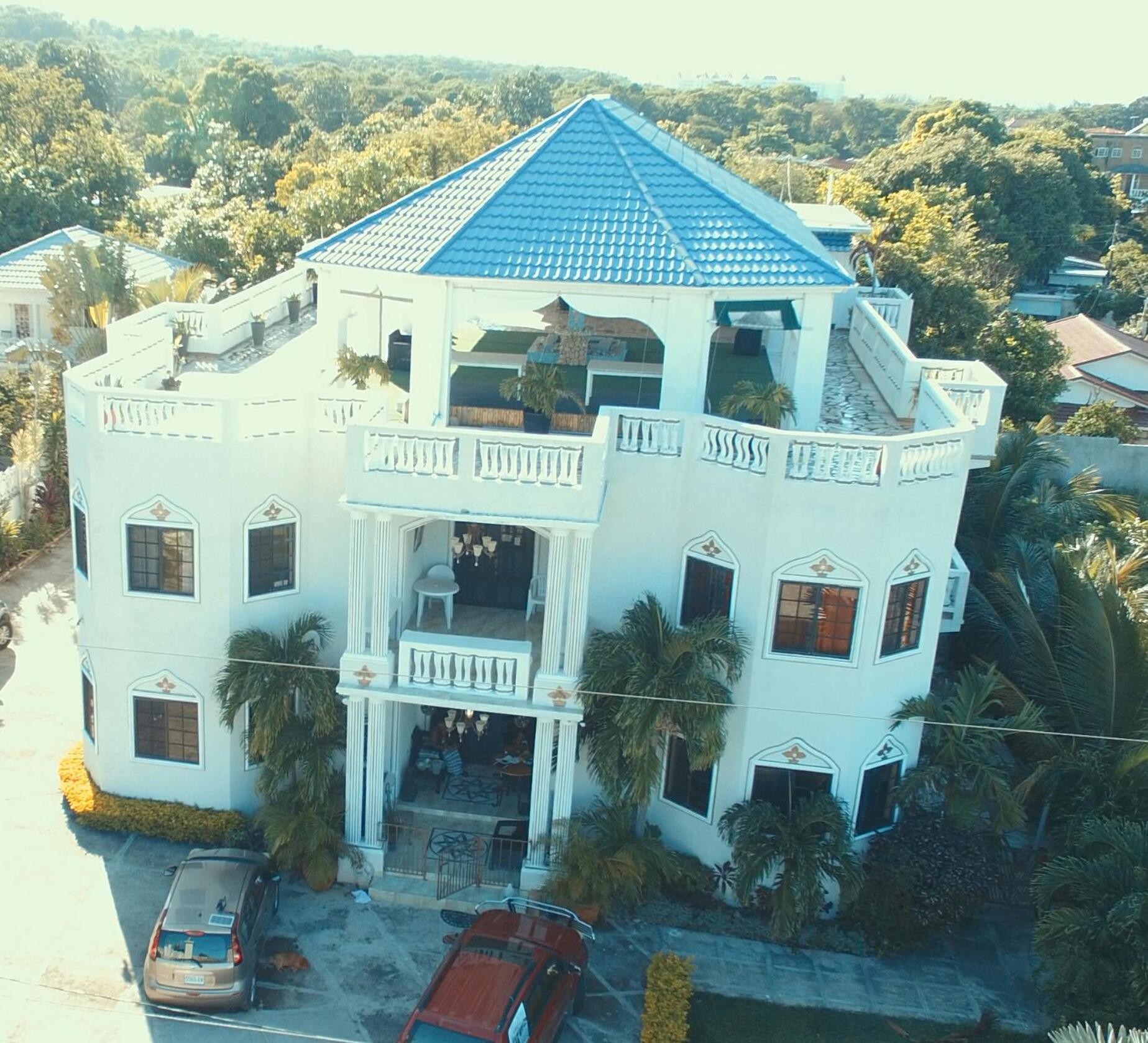 Little Savoy Guest House New Runaway Bay Eksteriør bilde