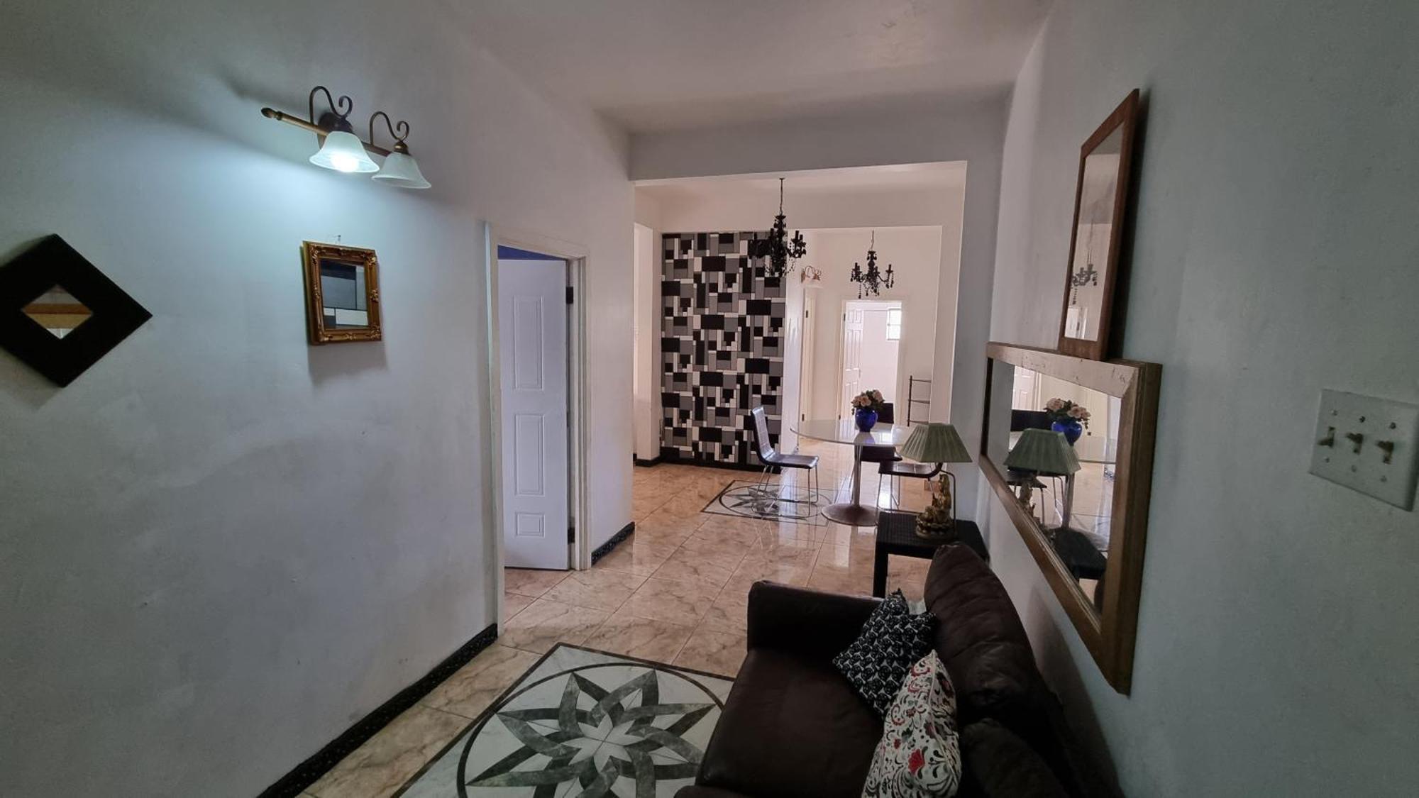 Little Savoy Guest House New Runaway Bay Eksteriør bilde