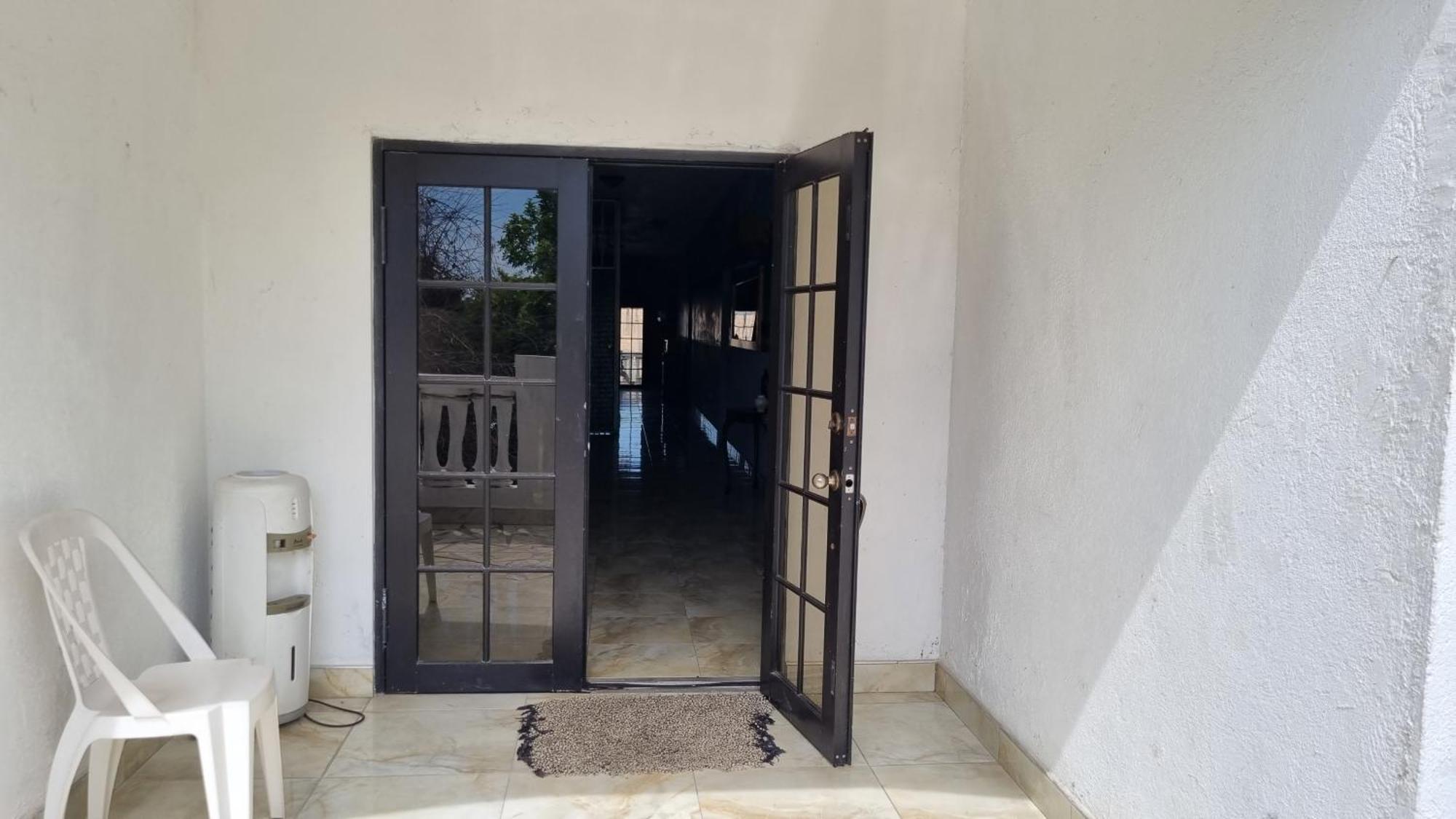 Little Savoy Guest House New Runaway Bay Eksteriør bilde
