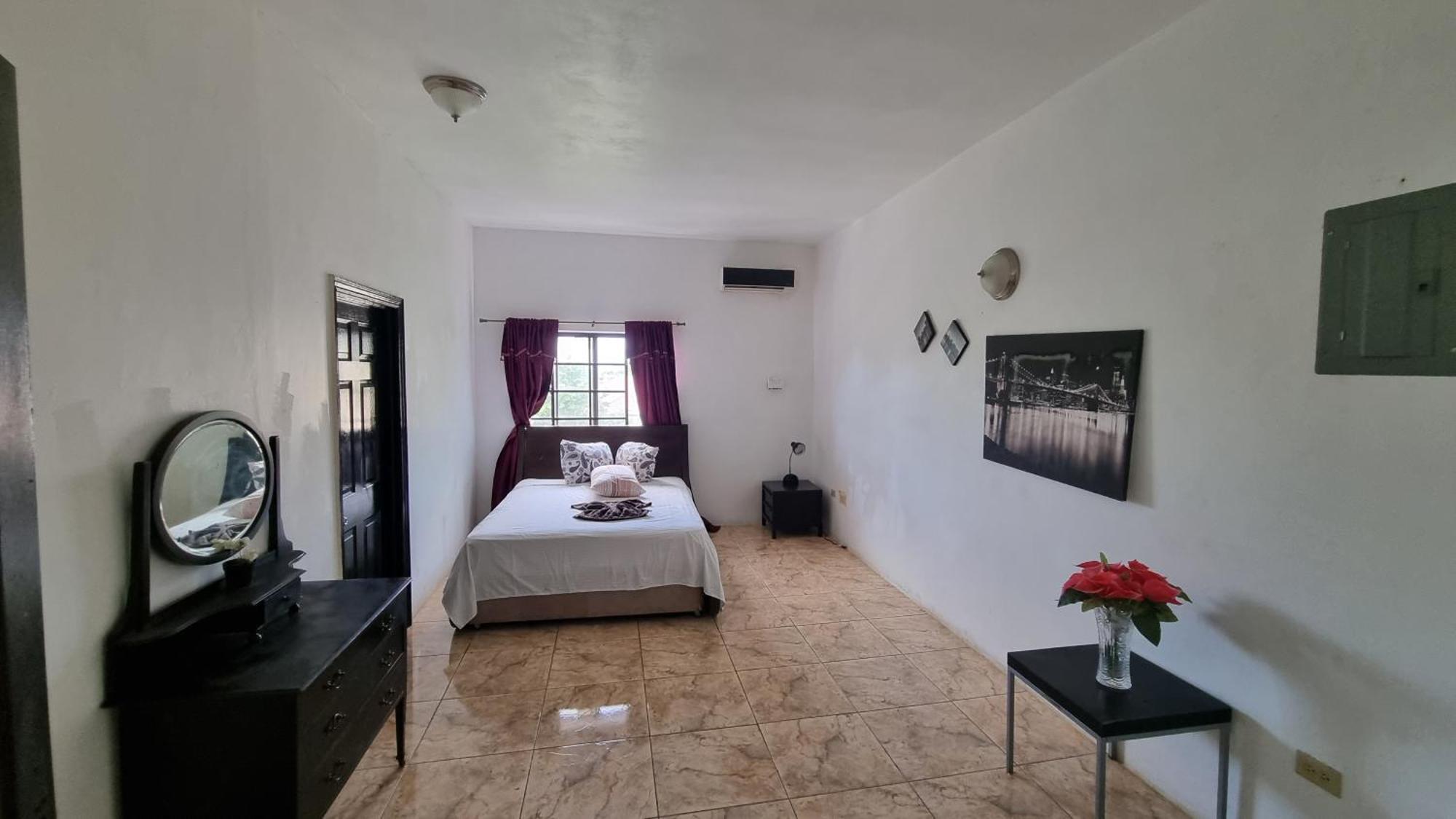 Little Savoy Guest House New Runaway Bay Eksteriør bilde
