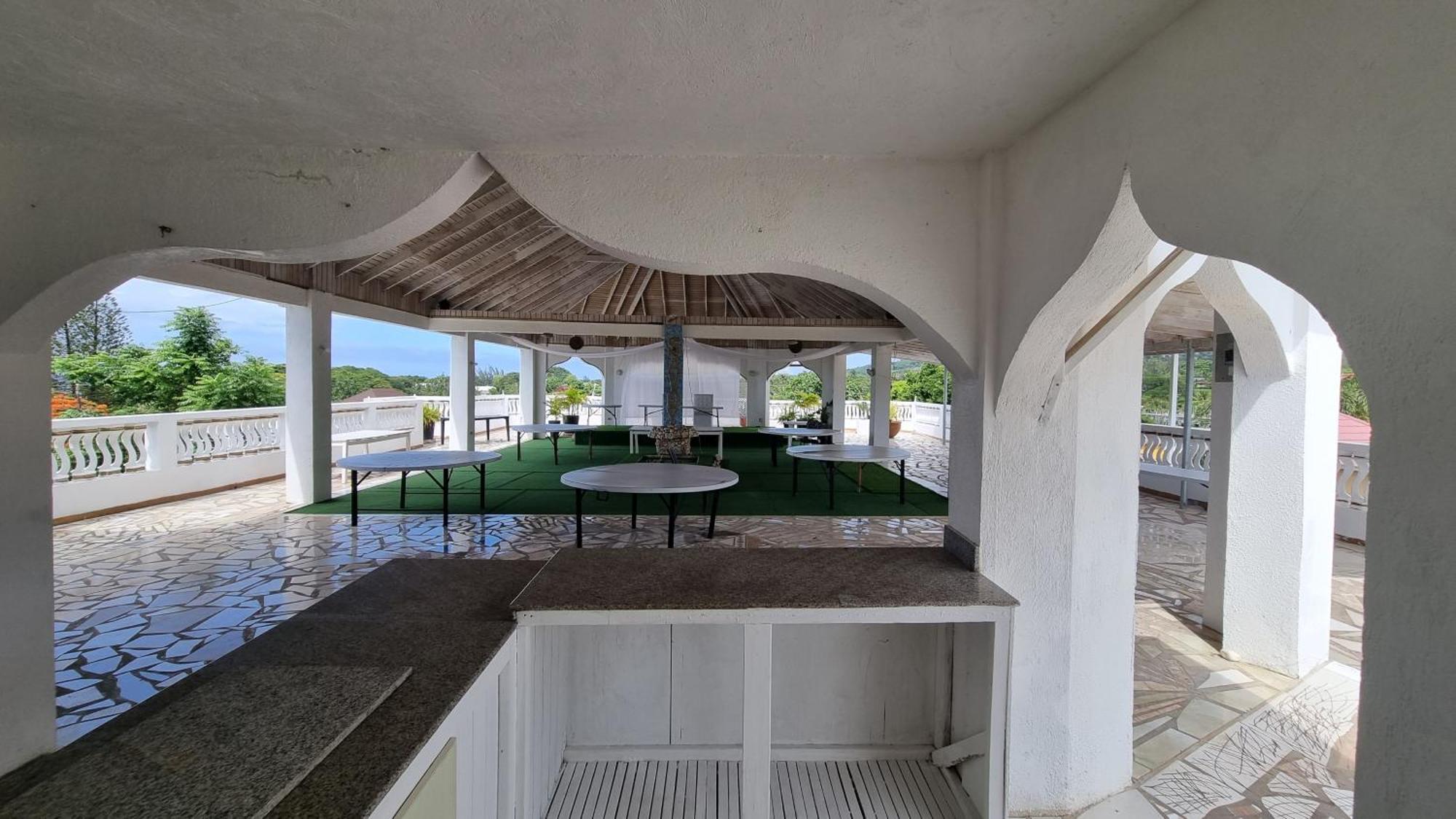Little Savoy Guest House New Runaway Bay Eksteriør bilde